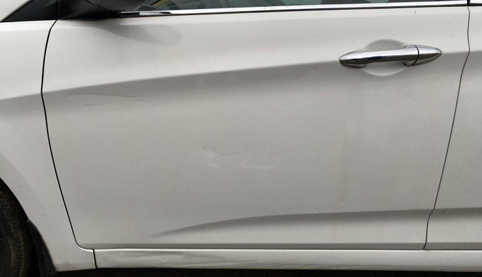 2016 Hyundai Verna FLUIDIC 4S 1.4 VTVT, Petrol, Manual, 58,781 km, Front passenger door - Slightly dented