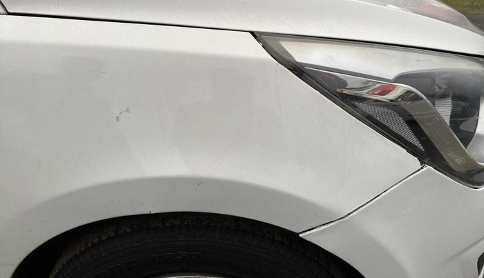 2016 Hyundai Verna FLUIDIC 4S 1.4 VTVT, Petrol, Manual, 58,781 km, Right fender - Minor scratches