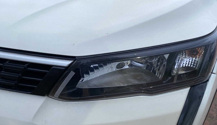 2019 Mahindra XUV300 W4 1.5 DIESEL, Diesel, Manual, 33,060 km, Left tail light - Minor scratches