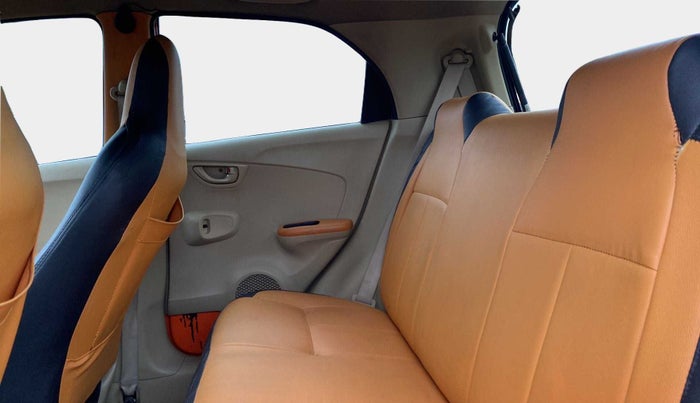 2014 Honda Brio S MT, Petrol, Manual, 84,312 km, Right Side Rear Door Cabin