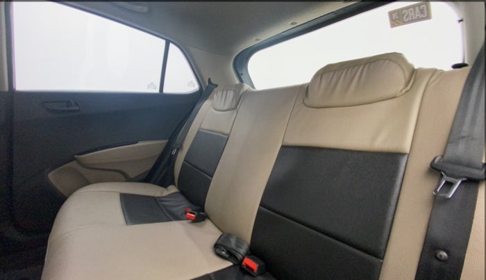 2016 Hyundai Grand i10 MAGNA 1.2 KAPPA VTVT, Petrol, Manual, 64,906 km, Right Side Rear Door Cabin
