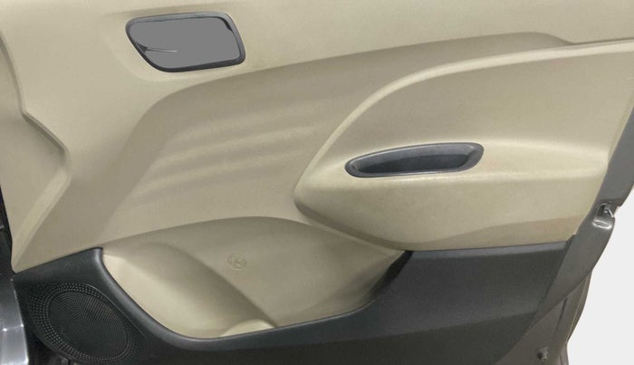 2020 Hyundai NEW SANTRO SPORTZ EXECUTIVE MT CNG, CNG, Manual, 96,298 km, Driver Side Door Panels Control
