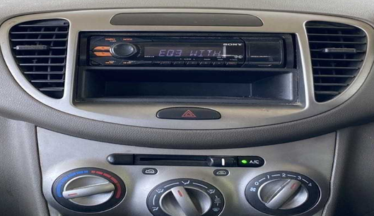 2013 Hyundai i10 ERA 1.1, Petrol, Manual, 95,945 km, Infotainment system - AM/FM Radio - Not Working
