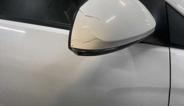 2022 Hyundai NEW SANTRO SPORTZ EXECUTIVE MT CNG, CNG, Manual, 23,287 km, Right rear-view mirror - Cover has minor damage