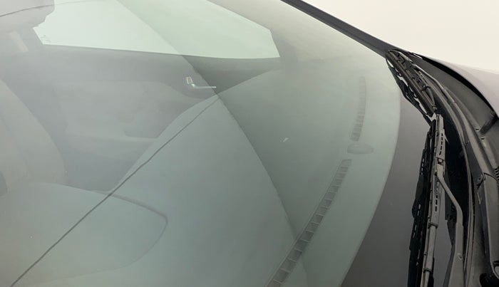2018 Hyundai Verna 1.6 VTVT SX, Petrol, Manual, 78,892 km, Front windshield - Minor spot on windshield