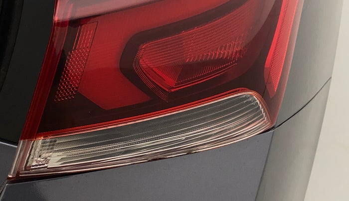 2018 Hyundai Verna 1.6 VTVT SX, Petrol, Manual, 78,892 km, Right tail light - Minor damage