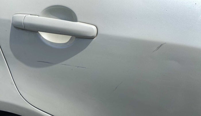 2014 Maruti Swift Dzire VXI, Petrol, Manual, 74,529 km, Right rear door - Minor scratches
