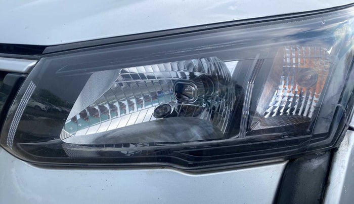 2019 Mahindra XUV300 W6 1.5 DIESEL, Diesel, Manual, 84,242 km, Left headlight - Minor scratches