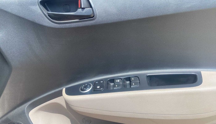 2018 Hyundai Grand i10 MAGNA 1.2 KAPPA VTVT, Petrol, Manual, 23,378 km, Driver Side Door Panels Control