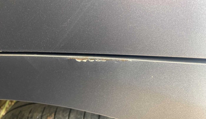 2016 Maruti Ciaz ZXI+ AT, Petrol, Automatic, 1,15,599 km, Left C pillar - Minor scratches