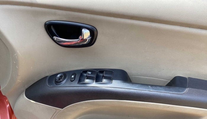 2010 Hyundai i10 SPORTZ 1.2, Petrol, Manual, 84,384 km, Driver Side Door Panels Control