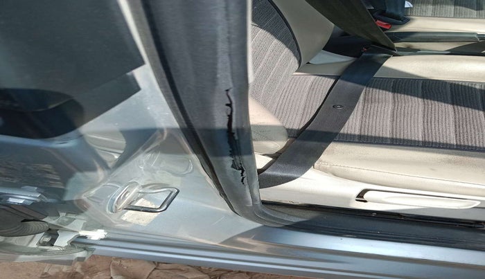 2014 Volkswagen Polo COMFORTLINE 1.2L, Petrol, Manual, 62,761 km, Driver-side door - Beading has minor damage