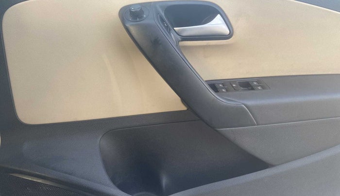 2017 Volkswagen Ameo HIGHLINE1.2L, Petrol, Manual, 92,721 km, Driver Side Door Panels Control