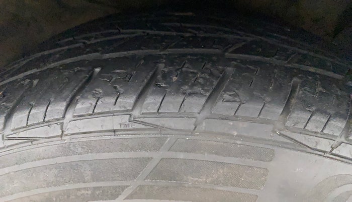 2016 Hyundai Creta SX PLUS AT 1.6 DIESEL, Diesel, Automatic, 65,725 km, Right Front Tyre Tread