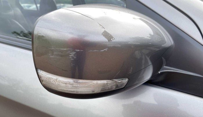 2016 Maruti Ciaz VXI, Petrol, Manual, 46,363 km, Right rear-view mirror - Indicator light has minor damage