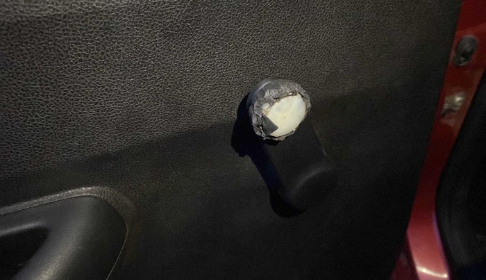 2019 Renault Kwid RXT 0.8 (O), Petrol, Manual, 56,091 km, Left rear window switch / handle - Minor damage