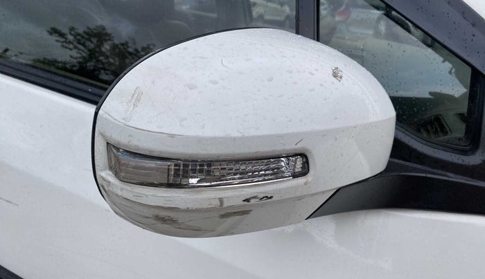 2012 Maruti Ertiga ZXI, Petrol, Manual, 19,675 km, Right rear-view mirror - Minor scratches