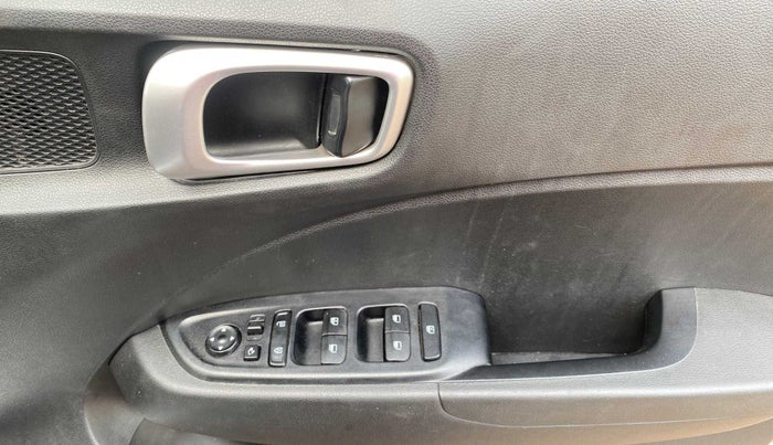 2020 Hyundai VENUE SX PLUS 1.0 TURBO DCT, Petrol, Automatic, 36,397 km, Driver Side Door Panels Control