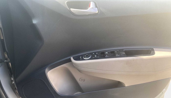 2019 Hyundai Grand i10 SPORTZ 1.2 KAPPA VTVT, Petrol, Manual, 30,348 km, Driver Side Door Panels Control