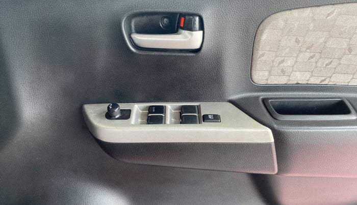 2016 Maruti Wagon R 1.0 VXI, Petrol, Manual, 52,287 km, Driver Side Door Panels Control