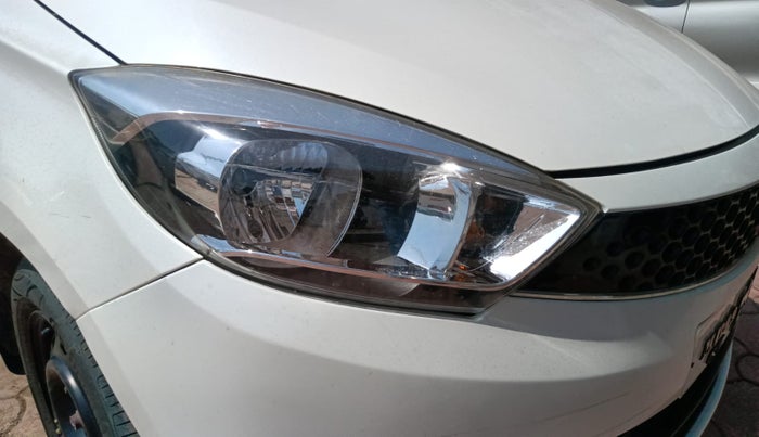 2017 Tata Tiago XT PETROL, Petrol, Manual, 45,236 km, Right headlight - Minor scratches