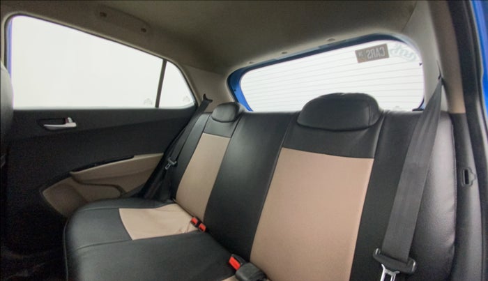 2017 Hyundai Grand i10 SPORTZ (O) 1.2 KAPPA VTVT, Petrol, Manual, 44,592 km, Right Side Rear Door Cabin