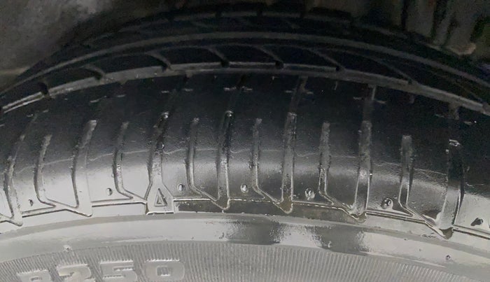 2015 Tata Bolt XMS REVOTRON, Petrol, Manual, 43,142 km, Left Rear Tyre Tread