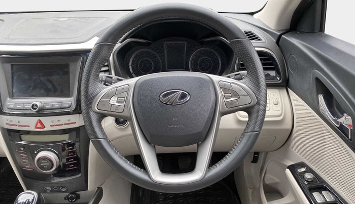 2022 Mahindra XUV300 W8 (O) 1.2 PETROL, Petrol, Manual, 14,938 km, Steering Wheel Close Up
