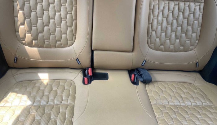 2021 KIA SELTOS HTX PLUS 1.5 DIESEL, Diesel, Manual, 52,779 km, Second-row right seat - Cover slightly stained