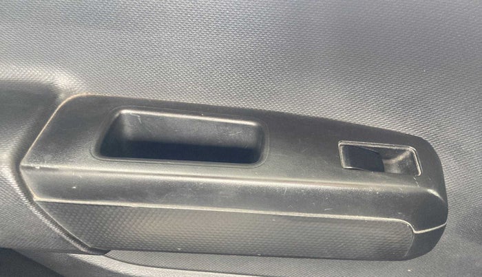 2019 Maruti New Wagon-R ZXI 1.2, Petrol, Manual, 29,326 km, Left rear window switch / handle - Switch/handle not functional