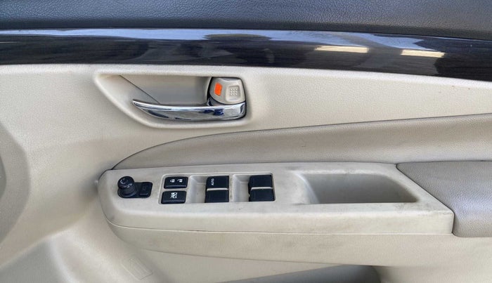 2017 Maruti Ciaz ZXI+, Petrol, Manual, 83,947 km, Driver Side Door Panels Control