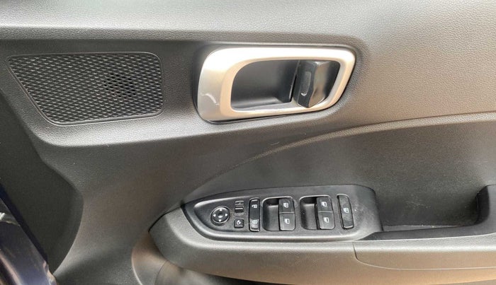 2022 Hyundai VENUE SX 1.5 CRDI, Diesel, Manual, 66,731 km, Driver Side Door Panels Control