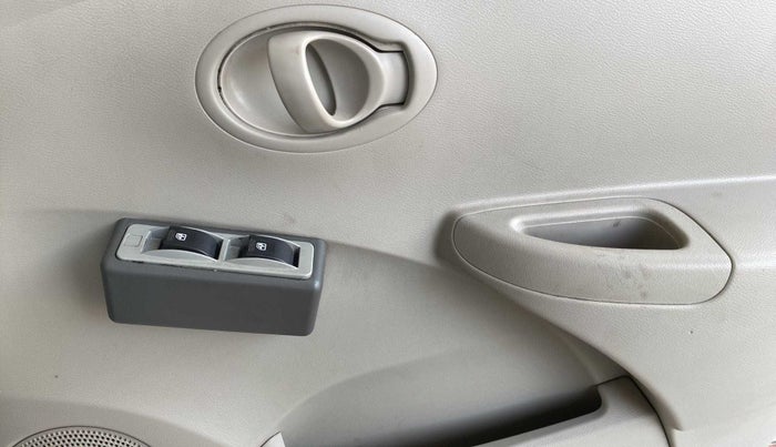 2017 Datsun Go A EPS, Petrol, Manual, 81,444 km, Driver Side Door Panels Control