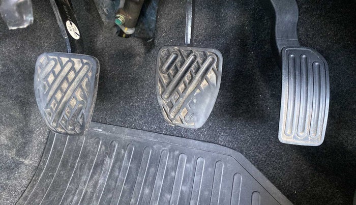2017 Datsun Go A EPS, Petrol, Manual, 81,444 km, Pedals