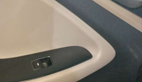 2015 Hyundai Elite i20 SPORTZ 1.2 (O), Petrol, Manual, 58,404 km, Left front window switch / handle - Switch/handle not functional
