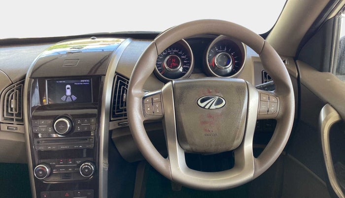 2014 Mahindra XUV500 W6, Diesel, Manual, 97,962 km, Steering Wheel Close Up