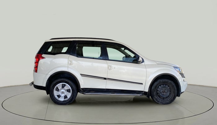 2014 Mahindra XUV500 W6, Diesel, Manual, 97,962 km, Right Side View