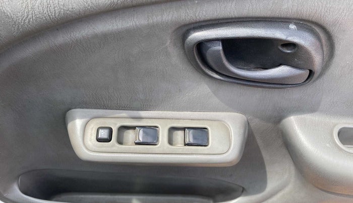 2011 Maruti Alto K10 VXI, Petrol, Manual, 72,543 km, Right front window switch / handle - Master window function not working