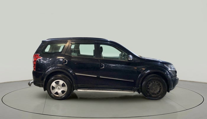 2015 Mahindra XUV500 W6, Diesel, Manual, 99,895 km, Right Side View