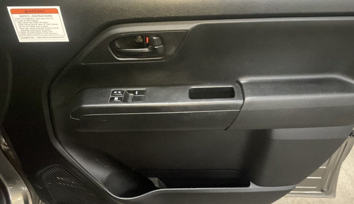 2021 Maruti New Wagon-R LXI CNG (O) 1.0, CNG, Manual, 35,760 km, Driver Side Door Panels Control