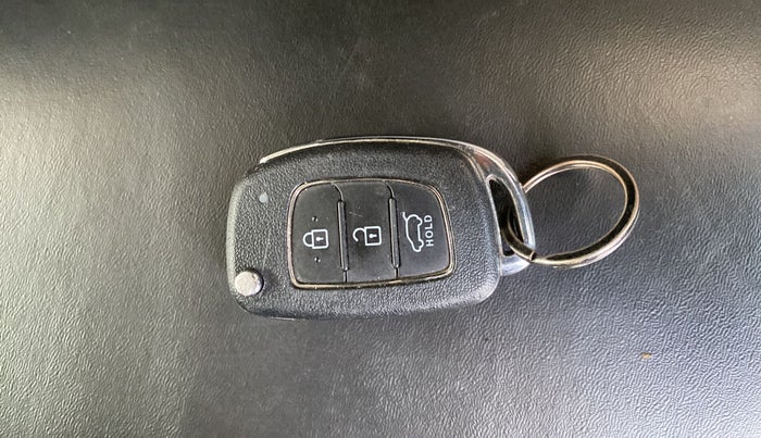 2022 Hyundai VENUE S 1.2, Petrol, Manual, 10,583 km, Key Close Up