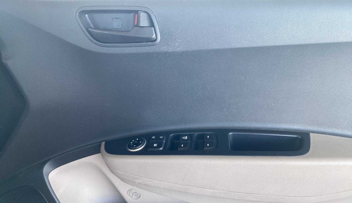 2019 Hyundai Xcent S 1.2, Petrol, Manual, 17,806 km, Driver Side Door Panels Control