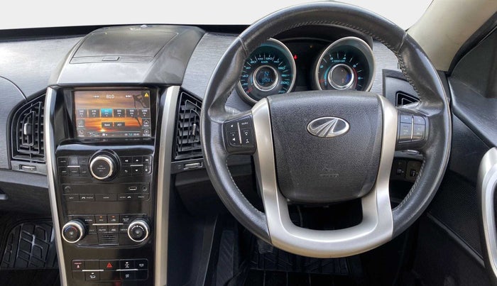 2018 Mahindra XUV500 W9, Diesel, Manual, 95,277 km, Steering Wheel Close Up