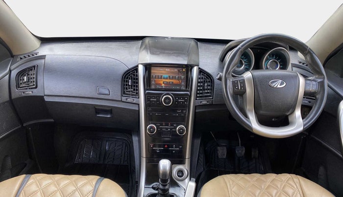 2018 Mahindra XUV500 W9, Diesel, Manual, 95,277 km, Dashboard
