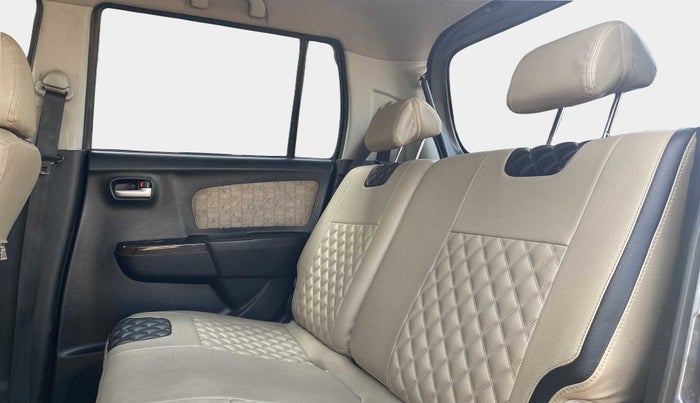 2018 Maruti Wagon R 1.0 VXI AMT, Petrol, Automatic, 39,992 km, Right Side Rear Door Cabin