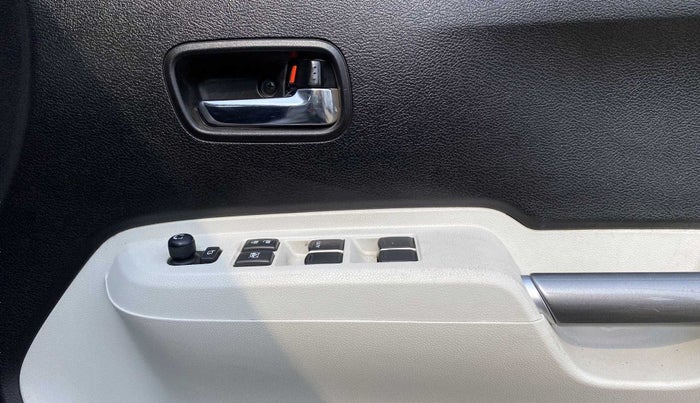 2022 Maruti IGNIS ZETA 1.2, Petrol, Manual, 22,499 km, Driver Side Door Panels Control