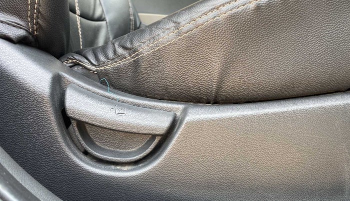2018 Hyundai Grand i10 SPORTZ 1.2 KAPPA VTVT, Petrol, Manual, 13,511 km, Driver Side Adjustment Panel