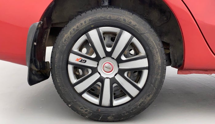 2012 Toyota Etios G, Petrol, Manual, 1,22,817 km, Right Rear Wheel