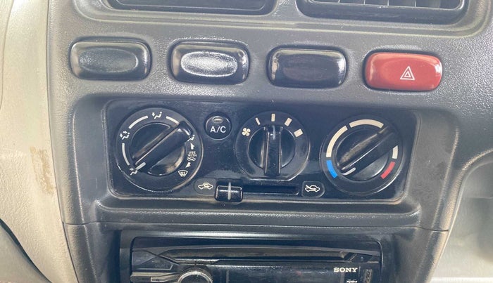 2011 Maruti Alto K10 VXI, Petrol, Manual, 48,397 km, AC Unit - Directional switch has minor damage