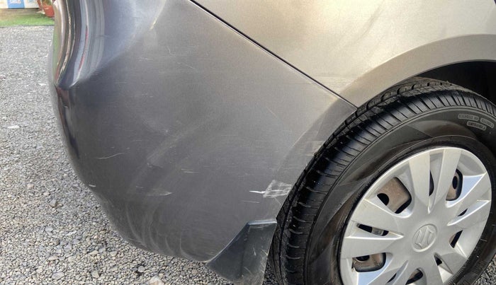2014 Maruti Swift Dzire VXI, CNG, Manual, 78,803 km, Rear bumper - Minor scratches